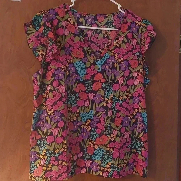 Nwt Floral top size xl - Picture 1 of 4